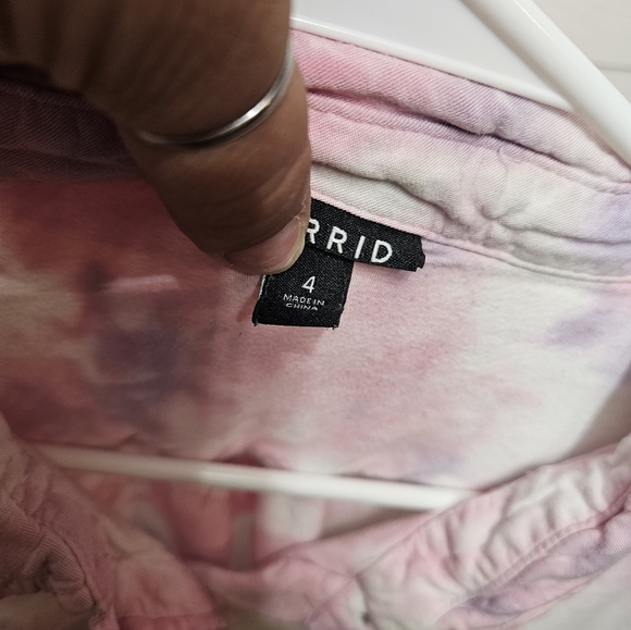 Torrid 4x pink Tie Die button down shirt - Picture 3 of 3